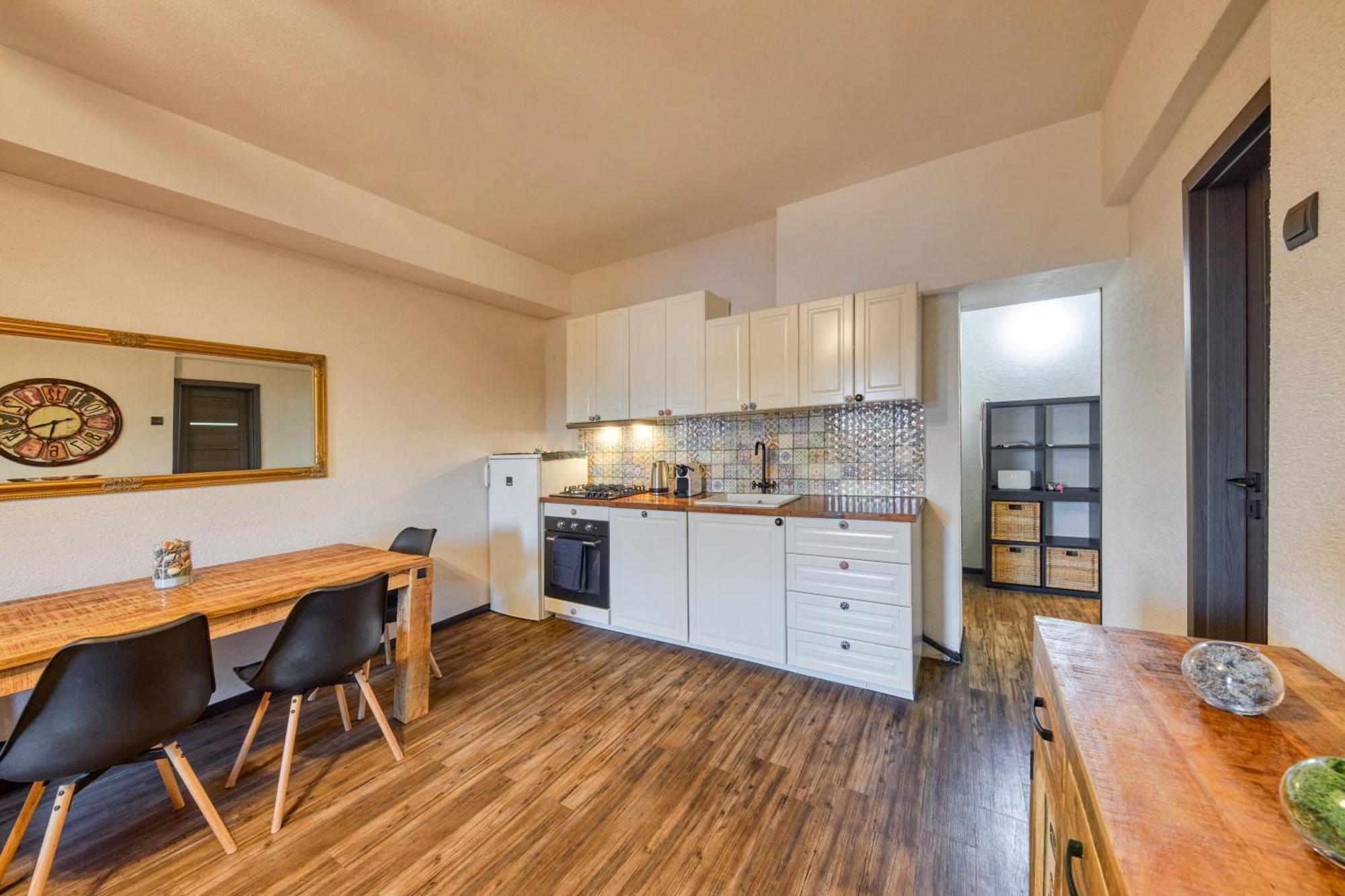 Mahalo Apartment Bratislava Extérieur photo